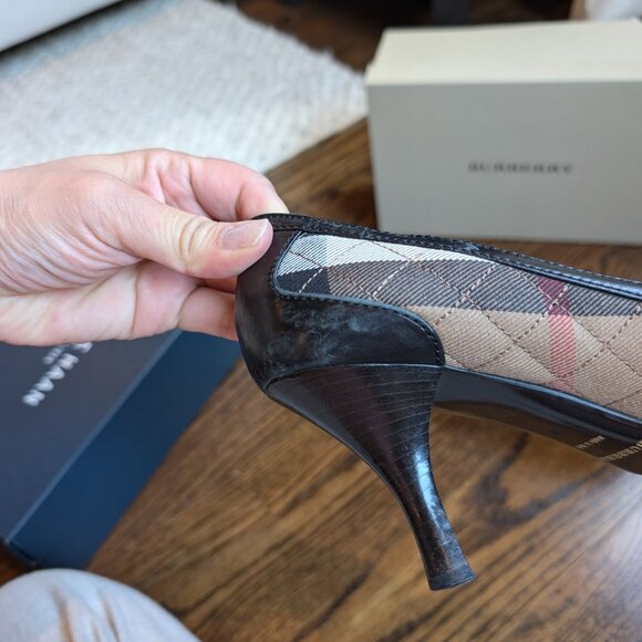 Burberry Check Plaid Pumps, size 38 - Picture 7 of 10